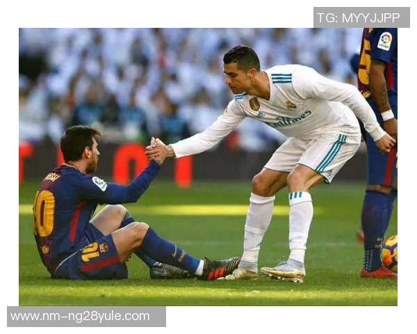 梅西与C罗的传奇之路:足球小书揭秘两大巨星的辉煌历史与球星卡收藏价值 梅西与C罗的传奇之路:足球小书揭秘两大巨星的辉煌历史与球星卡收藏价值